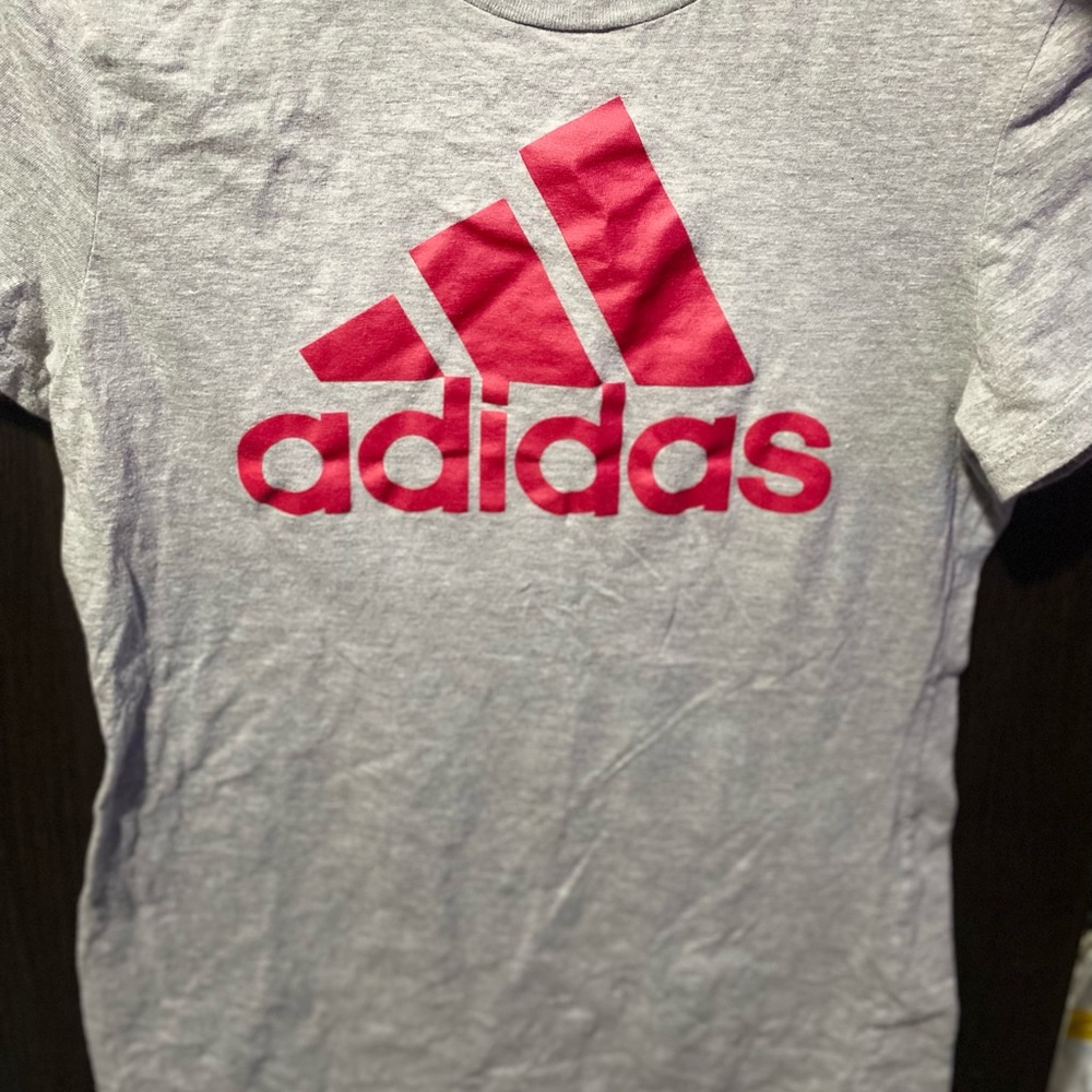 Adidas Go-To Tee Striped Red Logo - Womens Tee